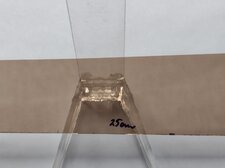 Zlomkové sklo spekacie